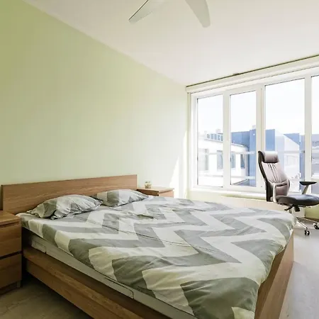 アパート Spacious With Sauna In City Center